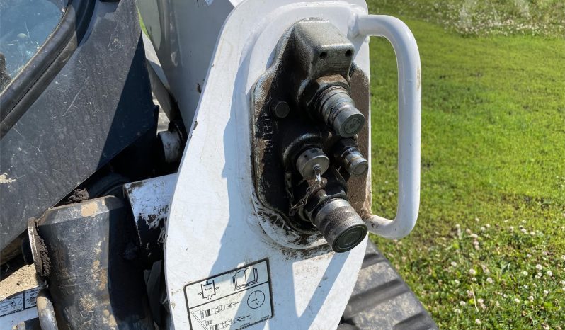 
								2013 Bobcat T650 Compact Track Loader full									