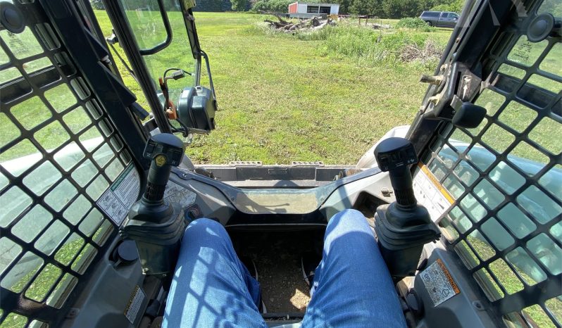 
								2013 Bobcat T650 Compact Track Loader full									