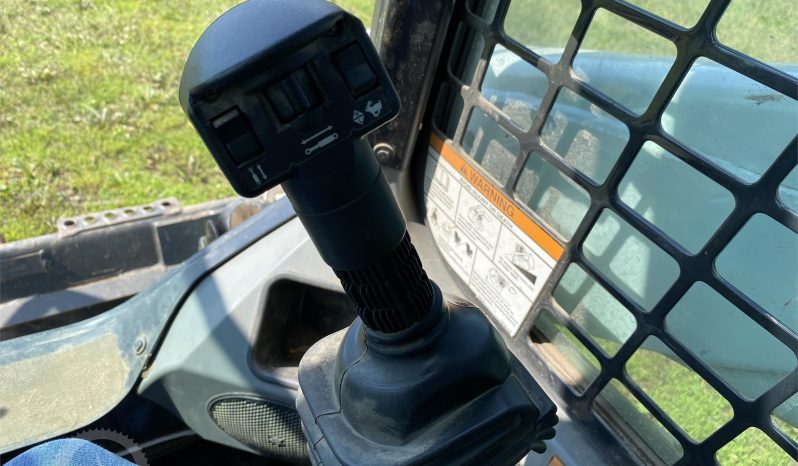 
								2013 Bobcat T650 Compact Track Loader full									