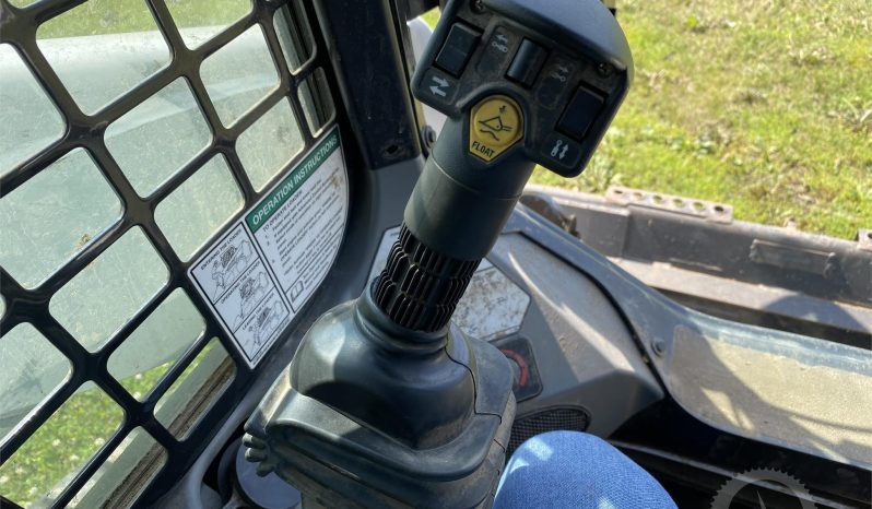 
								2013 Bobcat T650 Compact Track Loader full									