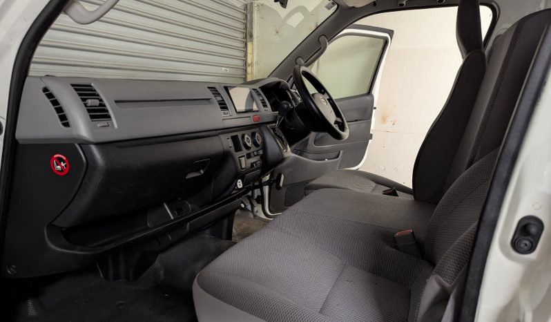 
								2010 TOYOTA HIACE LWB 4 SP Auto full									