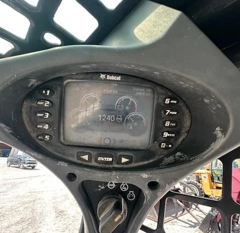 
								2010 Bobcat S650 Skid Steer full									