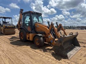 2015 CASE 580SN Backhoe Loader