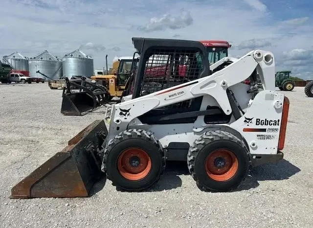 
								2010 Bobcat S650 Skid Steer full									